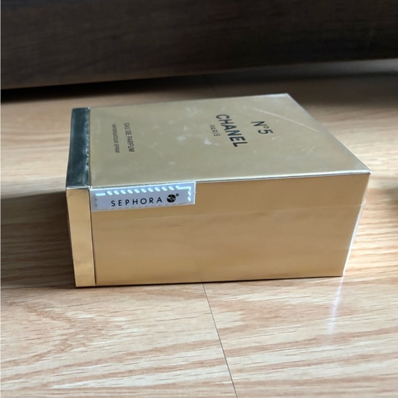 CHANEL No. 5 Eau de Parfum in Gold Box limited edition - Picture 7 of 8